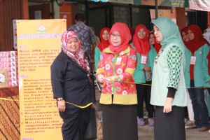 gunting pita donor darah