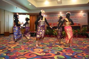 Wisuda dan Angkat Sumpah Angkatan XXVI AKPER Bina Insan