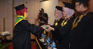 Wisuda dan Angkat Sumpah Angkatan XXVI AKPER Bina Insan