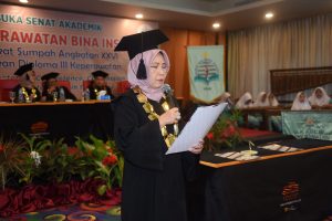 Wisuda dan Angkat Sumpah Angkatan XXVI AKPER Bina Insan