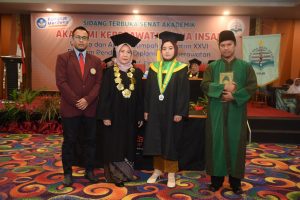 Wisuda dan Angkat Sumpah Angkatan XXVI AKPER Bina Insan