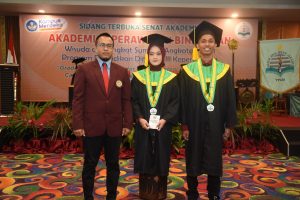 Wisuda dan Angkat Sumpah Angkatan XXVI AKPER Bina Insan