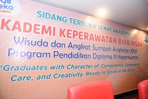 Wisuda dan Angkat Sumpah Angkatan XXVI AKPER Bina Insan